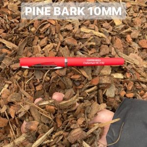 handful of 10mm pine bark mulch